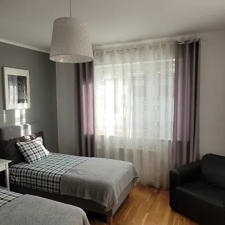 Latarnik Apartment *