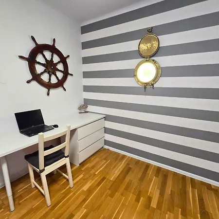 Aquarius - Latarnik * Gdynia