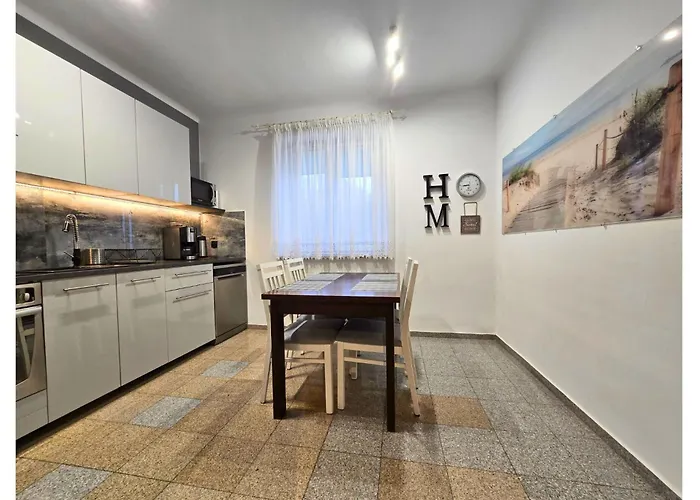 Aquarius - Latarnik * גדינייה